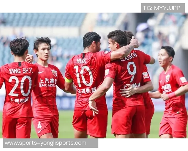 天津队迎战恒大队全力争胜展现足球魅力与激情的巅峰对决